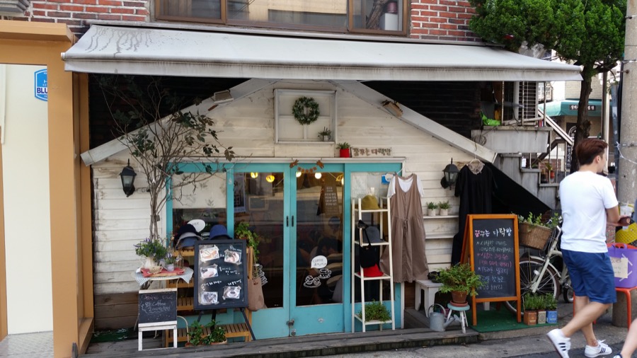 A typical Korean coffee shop